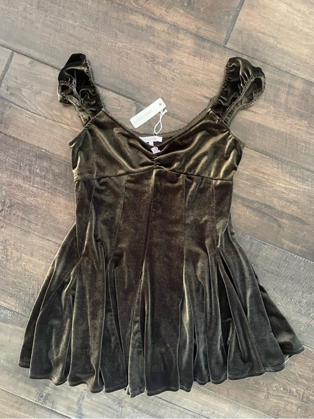 NWT Olivaceous 90's Witchy Princess Velvet Mini Dress in Dark Olive Green size L - Picture 3 of 5